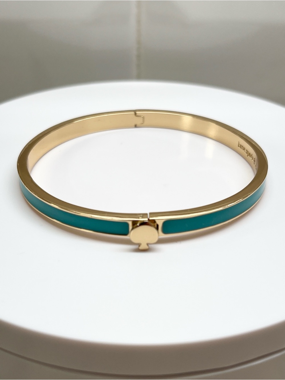Kate Spade Hinged Enamel Goldtone Bangle - Your Choice of Pink or Turquoise EUC - Picture 6 of 8